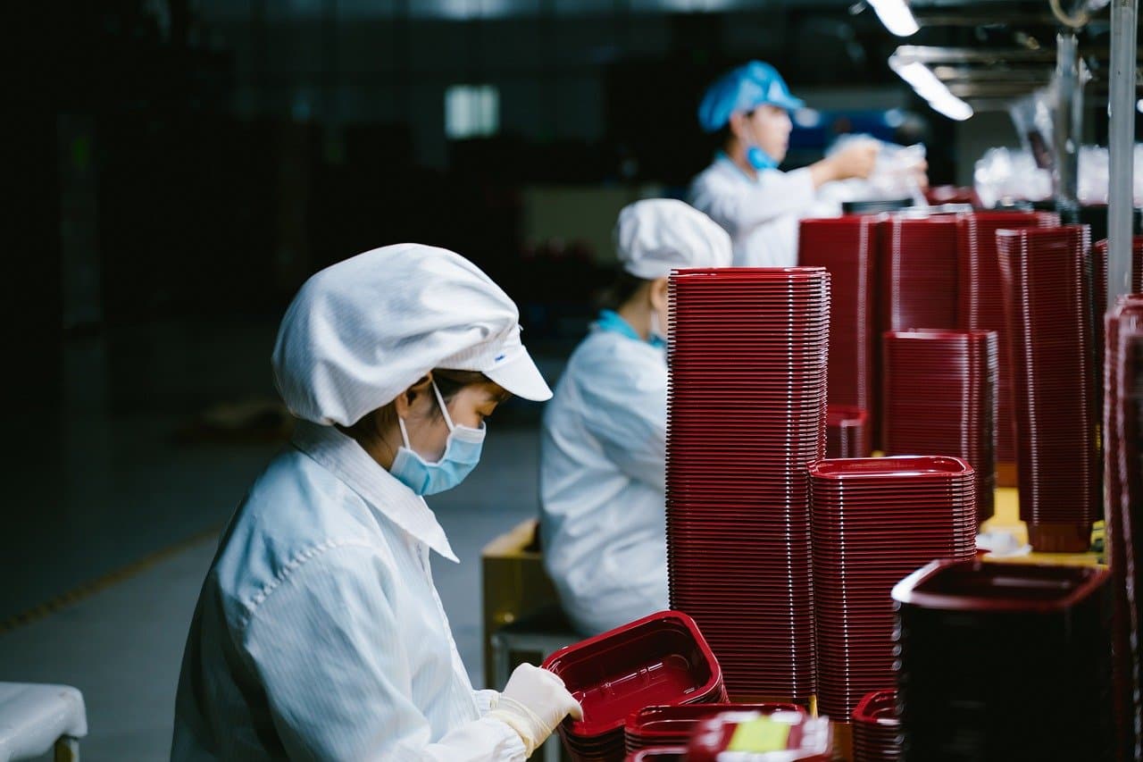 Raw material management and production status management software